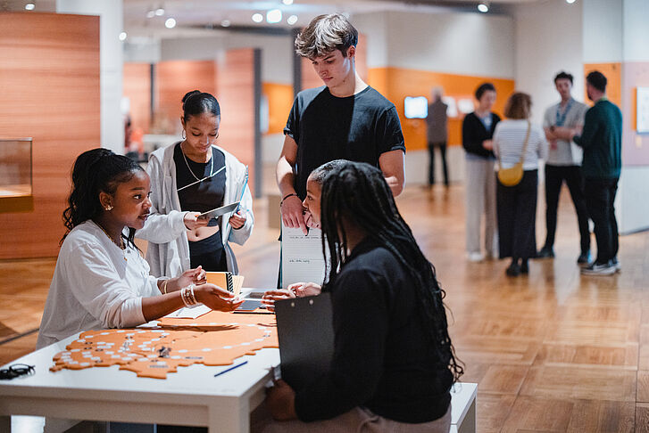 Outreach-Workshop with the youth panel Shadow Museum Outreach-Workshop with the youth panel Shadow Museum