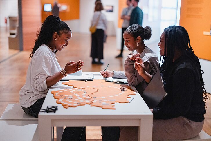 Outreach-Workshop with the youth panel Shadow Museum Outreach-Workshop with the youth panel Shadow Museum
