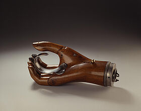Hand Prosthesis (left), 1920/1930. Hand Prosthesis (left), 1920/1930. (Inv.Nr. 1989/1799)