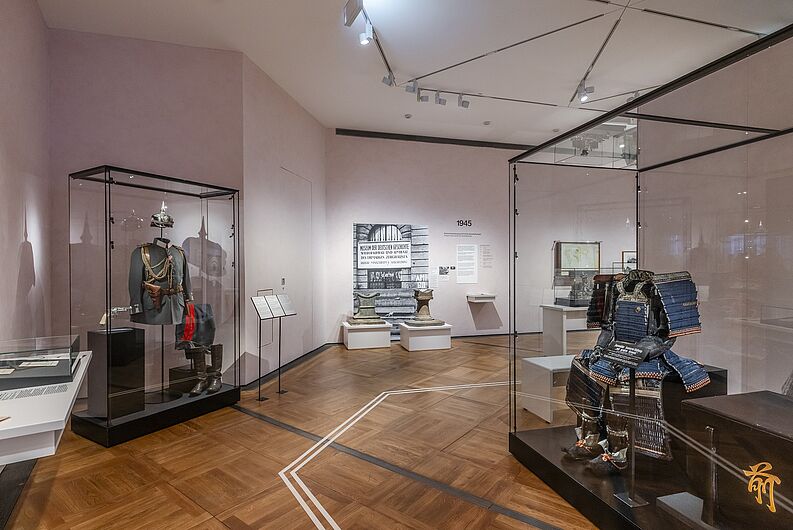 In der Ausstellung „Objekte. Geschichte. Geschichten. Blick in die Sammlung” Blick in die Ausstellung