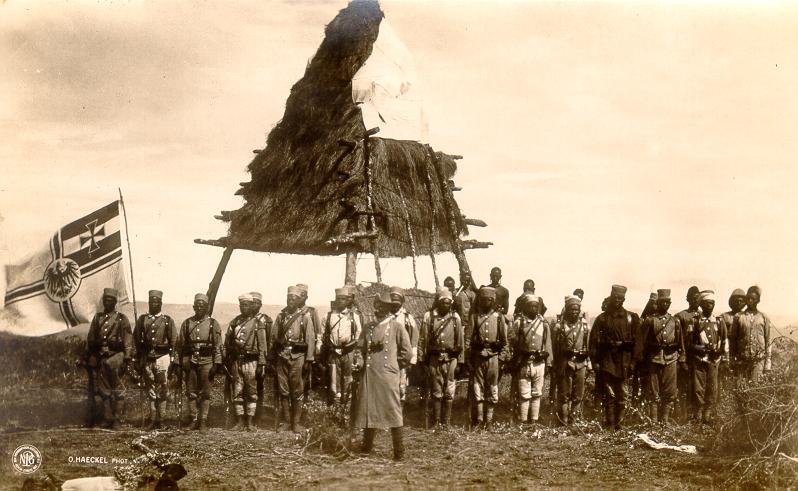 Exponat: Postkarte: Askaritruppe in Deutsch-Ostafrika, 1906